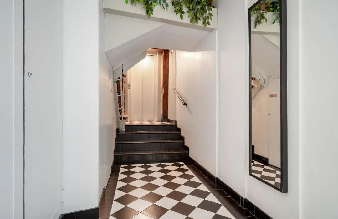 Central Apt With 2 Single Bedrooms - Plaza Mayor-1